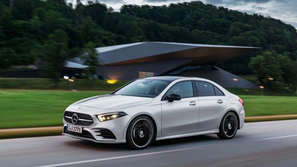 Ранните версии имаха проблеми с инжекторите и окабеляването, но те бяха бързо решени. С правилна поддръжка, агрегатът лесно ще издържи 250 000-300 000 км.
