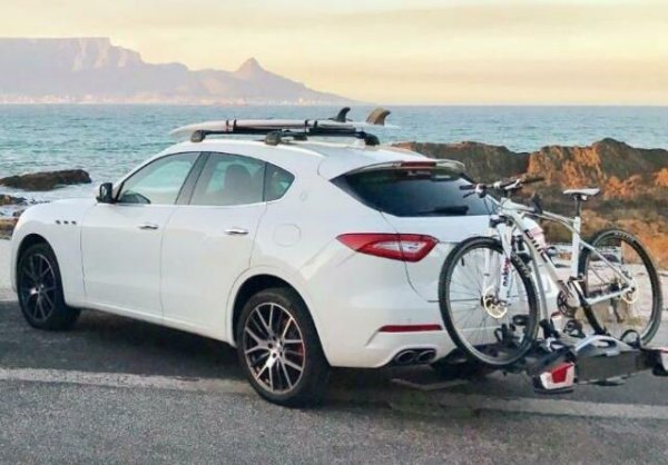 Едва ли някой собственик на кола от марката тегли каравана. Разбира се, ако излкючим SUV-моделите като Levante. Версията Trofeo с мощност 590 к.с. се справя с 2825 г., докато по-малкия Grecale в същата модификация с 3,0-литров V6 с 530 с. може да тегли 2500 кг.