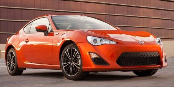 Близнакът на Toyota GT 86 е рядкост в Европа, но се среща сравнително често в Америка, където впрочем тази чудесна спортна кола с боксерен двигател се е продавала и под трета марка - Scion. Екземпляри с по-голям километраж вече се предлагат и под 10 000 долара. Който и от трите автомобила да ви попадне, чистото удоволствие от карането е гарантирано. 
