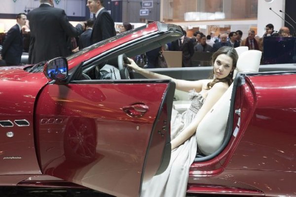 Момичетата на автосалон Женева 2011