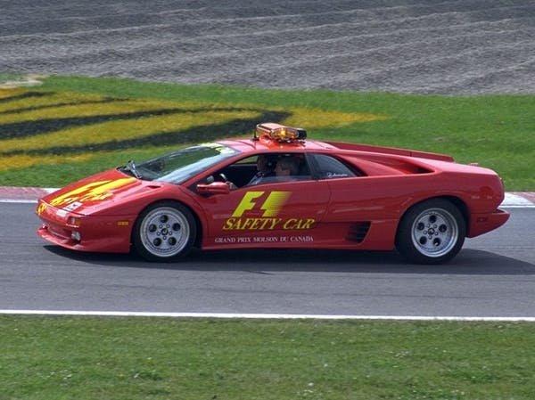 През 1995 година организаторите на старта в Канада подготвят за тази роля Lamborghini Diablo, но състезанието минава без инциденти и на италианската суперкола не и се налага да излиза на пистата.