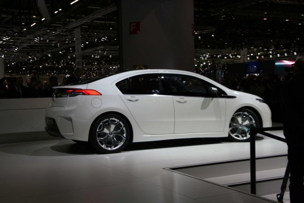 Женева 2009 / Opel Ampera