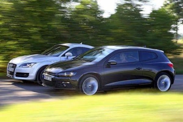 Към това трябва да бъдат добавени чувствителност към качеството на горивото, склонноста към коксуване, висок разход на масло плюс възвратен клапан, който излиза от строя. Същото се отнася и за междинния охладител на турбината. Общо взето, бедата може да дойде от няколко източника.

Двигателите 1.4 ЕА111 се произвеждат до 2012 година, когато VW ги заменя със сериозно модернизиран агрегат от семейството EA211 с ангренажен ремък. Към него претенциите са мното по-малко, въпреки че не всички проблеми са отстранени. Буквите TSi обаче и до ден-днешен стряскат много собственици.
