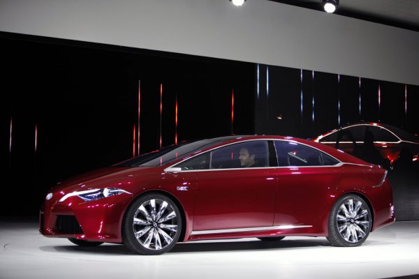 Детройт 2012 - Toyota NS4 Plug-in Hybrid Concept