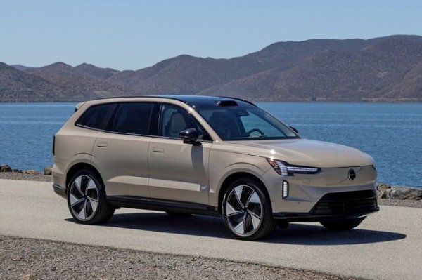 Тези производители бяха сред първите, които обявиха пълно изоставяне на двигателя с вътрешно горене (Volvo до 2030, Jaguar дори по-рано). Така Volvo се оказва с гама си, която вече е насочила към електрическите модели, като все още разполага с хибридни автомобили. 

Още по-лоша е ситуацията с Jaguar, който заложи всичко на електрическата мобилност, напълно прекъсвайки предишното производство и радикално променяйки имиджа на марката. Ако пазарът сега изисква повече хибриди и по-малко чисто електрически модели, тези марки рискуват да имат твърде твърд и ограничен обхват в сравнение с конкуренцията.
