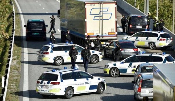 &bull; употреба на алкохол - до размер на една работна заплата (макс. допустими промили - 0,5)
&bull; 20 км/ч превишение на скоростта - от 135 евро
&bull; над 50 км/ч превишение на скоростта - от 335 евро
&bull; преминаване на червено - 270 евро
&bull; неправилно изпреварване - 270 евро
&bull; неправилно парткиране - от 70 евро
&bull; разговор по мобилния телефон - 200 евро
&bull; каране без предпазен колан - 200 евро
