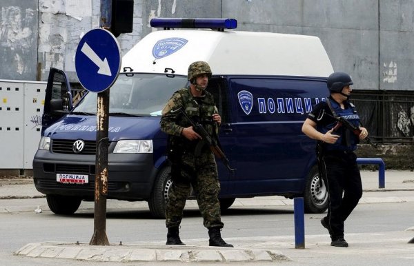 &bull; употреба на алкохол - от 250 евро (макс. допустими промили - 0,5)
&bull; 20 км/ч превишение на скоростта - от 20 евро
&bull; над 50 км/ч превишение скоростта - от 45 евро
&bull; преминаване на червено - от 300 евро
&bull; неправилно изпреварване - от 35 евро
&bull; неправилно паркиране - от 45 евро
&bull; разговор по мобилния телефон - 45 евро
&bull; каране без колан - 20 евро
