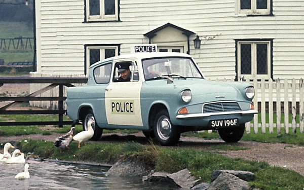 Името Kent за първи път се използва на модела Ford Anglia, като е преработен през 1967 година. По-късно Ford го дава и на компаниите Lotus и Cosworth, като получава два карбуратора.

Използва се на CATERHAM (Seven), FORD (Anglia, Capri, Consul Classic, Consul Capri, Corsair, Cortina, Escort, Fiesta, Ka, Orion и Prefect 107E), LOTUS (Elan и Seven), MARCOS GT, MORGAN 4/4 и TVR (1600M, Grantura и Vixen).
