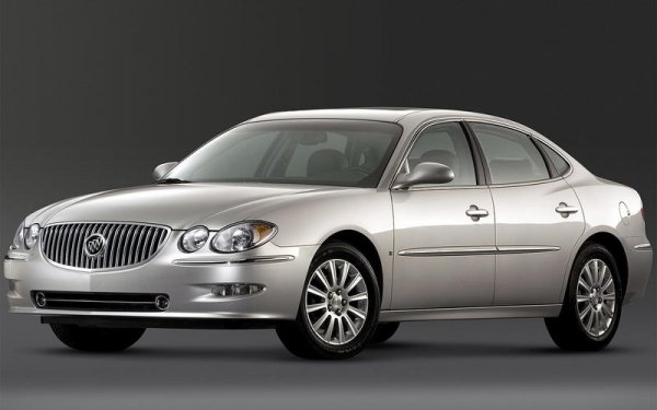 Първият V6 двигател, поставят на американска кола, дебютира при Buick Special с обем 3,2 литра. Той играе сериозна роля в историята на General Motors, като остава на служба чак до 2009 година, когато за последно се използва от Buick LaCrosse, а работният му обем 3 3,8 литра.

Изпозва се на BUICK ( Century, Electra, LaCrosse (на снимката), LeSabre, Regal, Riviera, Skyhawk, Skylark и  Special), CADILLAC (DeVille и  Seville), CHEVROLET (Camaro, El Camino, Impala, Malibu, Monte Carlo и  Monza), HOLDEN (Caprice и Commodore), JEEP (CJ, Jeepster и  Commando), OLDSMOBILE (98, Achieva, Cutlass Ciera, Cutlass Supreme, Delta 88, Omega, Starfire и  Toronado), PONTIAC (Bonneville, Firebird, Grand Am, Grand Prix, LeMans, Sunbird и  Ventura)
