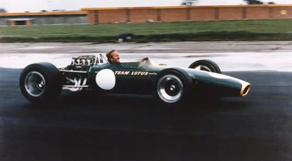 Основателят на Lotus не беше просто инженер с революционни идеи или амбициозен, нетърпелив лидер на компания, способен да вдъхнови лоялност сред талантливите помощници. Той беше и двете. 30-те години на разцвета на Чапман (1952-1982), когато Lotus прогресира от производител на Austin Seven Specials до носител на титли във F1, трябва да се считат за най-големите времена на технологичен прогрес в историята на автомобилите до този момент. 

Фактът, че откритията му почти веднага се разпространяват в колите на конкурентите, показва колко важни са били. Пътните автомобили на Lotus също се възползваха от ноу-хау на състезателните автомобили - ситуация, която продължава и днес.