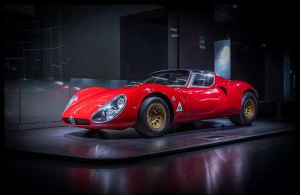 Моделът 33 Stradale е представен през 1967 година, като издига производителността на съвсем ново ниво дори за компания като Alfa Romeo, която има мого здрава връзка с автомобилните състезания. Благодарение на V8 двигателя си с 230 к.с., това е един от първите автомобили, ускоряващи от 0 до 100 км/ч за под 6 секунди.

Вградените машината технологии я правят по-скъпа дори от Lamborghini Miura. Произведени са 18 бройка (всички на ръка), преди моделът да бъде спрян. Аlfa Romeo прави и 12 бройки Zagato TZ2, но всички те са предназначени за каране на писта.
