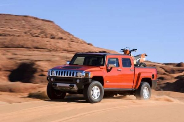 През 2008 година компанията Hummer, която е собственост на General Motors, превърна най-малкия си модел H3 в пикап с 4 врати. Той беше проектиран да обслужва строителни обекти, като едновремено с това беше и най-достъпният модел на марката. Вероятно, щеше да стане и най-популярният Hummer на пазара, стига да му беше даден шанс.

Вместо това, H3T влезе в историята като най-редкия модел на Hummer, като от него бяха произведени 2738 единици (за сравнение, големият H1 излезе в тираж от 11  000 бройки, а H2 достигна 150 000 единици). А през 2010 години производството на Hummer беше прекратено.

