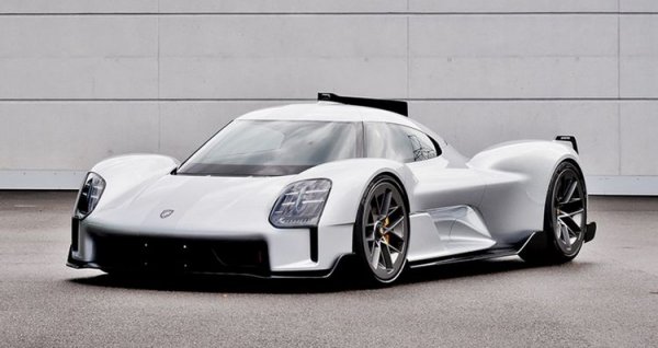 Концептуалният модел Porsche има поразителна прилика с състезателните коли на марката от клас LMP1,. Той не се нуждаят от специално адаптиране, за да се появи на пътя и много хора са учудени, че германският производител все още не е направил подобен сериен автомобил.

Трудно е да се определи колко общо има 919 Street със своя пистов &bdquo;братовчед", но някои от детайлите по колата препращат към други модели на марката. Уникалната изпускателна система, например, е от 918 Spyder. Ако някой от ръководителите в ​​Щутгарт даде &bdquo;зелена светлина" на този автомобил, със сигурност ще видим един от най-бързите серийни модели с хибридно задвижване.