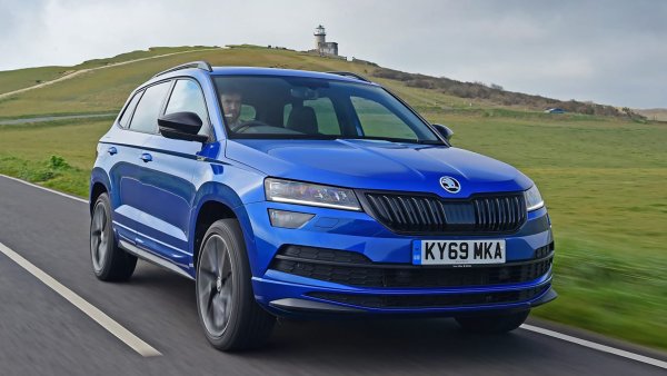 В цялостното проучване на Driver Power, Skoda Karoq е не само най-високо класираната кола на VW Group, но и най-високата европейска кола. Това се дължи на неговата надеждност, като собствениците казват, че качеството на изработката е особено впечатляващо за бюджетен SUV. За да подкрепи това представяне, един от тях посочва, че за 3 години употреба и 50 000 км пробег е сменил само предните гуми.