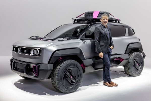 - Завършихме някои проекти за три и половина, и дори само за три години. Scenic е добър пример: аз се присъединих към компанията преди три години и започнахме дизайна му от нулата. Така че да, ускоряваме процеса, и то значително. 
  
НА СНИМКАТА: Видал с представения преди година концепт 4Ever Trophy
