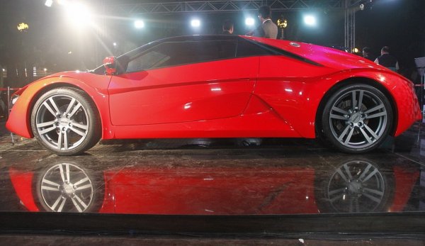 DC Avanti - Първата индийска суперкола
