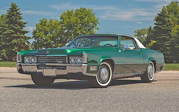 Докато Buick и други марки на GM напомпаха своите версии на V8 до 7,5 литра, Cadillac направи усилията им да изглеждат плахи. Неговият собствен V8 бе разширен до 8,2 литра през 1970 година за тогавашното Eldorado.
По-късно Cadillac направи 8.2 достъпен за цялата си моделна гама, само за да го изтрие, когато производството на такива жадни двигатели стана невъзможно. До ден днешен General Motors никога не е използвал по-голям двигател в нито един от своите производствени автомобили и вероятно никога няма да го направи.
