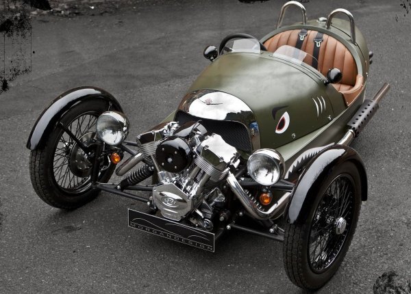 В списъка попадат и не точно автомобили, сред които е ефектният 3 Wheeler. Това е трицикъл, който се произвежда от екипа на Morgan Motor Company от 2011 година и напълно повтаря довоенния модел на марката, като изключение прави единствено техниката.

Разположеният на предната ос 2,0-литров V2 двигател със 115 к.с. е производство на компанията S&S Cycle, като е стикован с 5-степенна механична скоростна кутия от роудстъра Mazda MX-5. Използването на дуралуминий в каросерията позволява постигане на тегло от 524 кг, като ускорението от 0 до 100 км/ч отнема 4,5 секунди.
