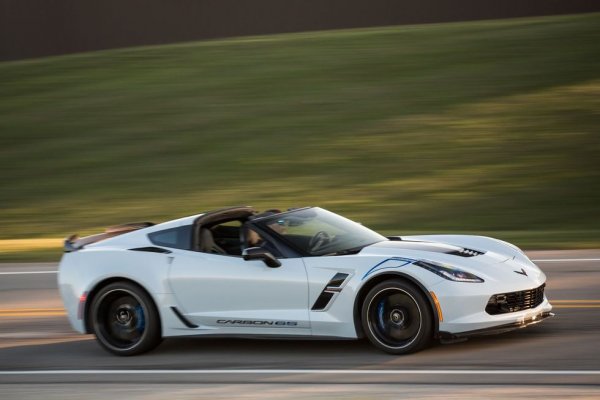 Чак не е за вярване, че кола за 95 хиляди долара е способна да бие в това състезание всичките ферарита, ламборгинита и макларъни. Вече видяхме в началото на какво е способен стандартният Grand Sport. Но допълнителният пакет Z07 добавя карбоново-керамични спирачки, по-агресива аеродинамика и гуми Michelin Sport Cup 2. 
Цена: $ 95 040
Спирачки: 15.5-цолови вентилирани карбоново-керамични дискове отпред, 15.3-цолови отзад
Гуми: Michelin Pilot Sport Cup 2 ZP
