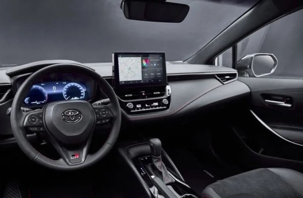 Първото място е за един от най-популярните и успешни модели в историята - Toyota Corolla и неговата  Direct Shift . Благодарение на отличната си конструкция, позволяваща лесно охлаждане на агрегатите, тази скоростна кутия може да издържи високи натоварвания без повреди. 

