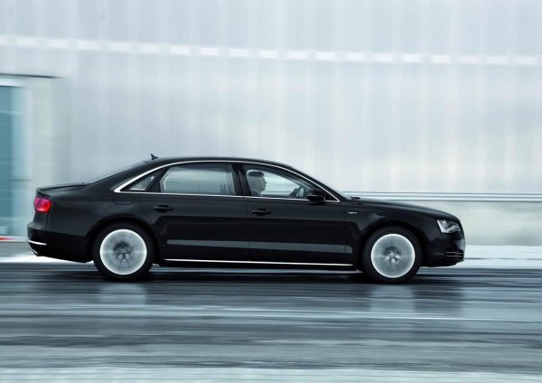 Audi A8 L Hybrid 