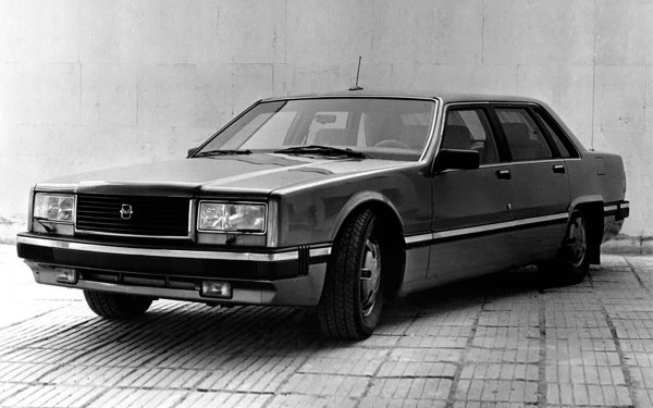 Това е един от последните проекти, завършени преди разпадането на СССР. Компактната, съвременна и демократична алтернатива на остарелите лимузини ЗИЛ е одобрена лична от Михаил Горбачов, като това става още при създаването на концепцията за този автомобил. Тъй като в ЗИЛ са работили и преди това върху подобни проекти, машината е завършена много бързо.