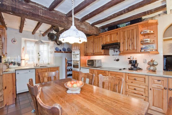 Родната къща на Джеръми Кларксън. Имотът, който се намира в близост до град Донкастър, се продава за 714 000 евро