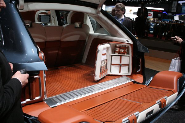 Женева 2012 / Bentley EXP 9 F 