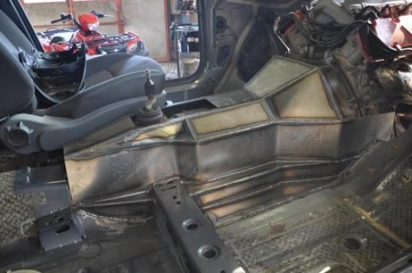 Saab 9-3 SRT10 MegaPower - Saab 9-3 с 8.4-литров V10 двигател от Dodge Viper