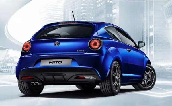 Започваме със смесица между Милано и Торино (Милано и Торино). Alfa Romeo е основана в първия град , който е еталонът в Италия, щов се отнася до дизайна и модата. От своя страна вторият е мястото, където е произведен италианският автомобил. 