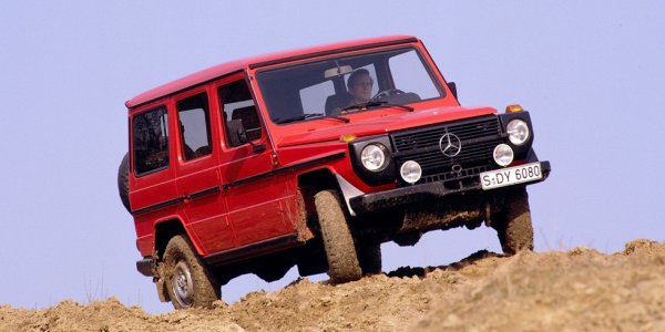 Първият Gel&auml;ndewagen от 1979 е брутален офроуд покорител, който дори още няма никакви луксозни атрибути.