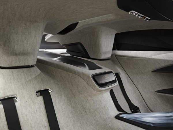Концепцията Peugeot Onyx 