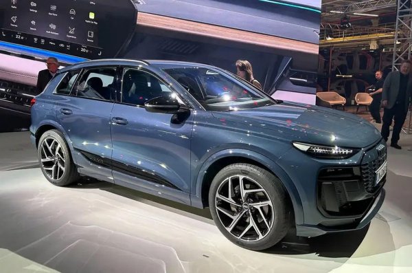 Над него в гамата ще бъде SQ6 E-tron, чиито двигатели са настроени да предлагат 483 к.с., нарастващи до 510 к.с., когато бъде включена системата за Launch Control. Тук ускорението до 100 км/ч отнема само 4,3 секунди, а максимална скорост е 229 км/ч, макар че максималният пробег пък намалява малко до 600 км. 
