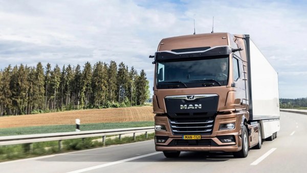 Тежкият камион на MAN получи ново поколение през 2020 година. 
Предлага богат избор от 6-цилиндрови дизелови агрегати, с обем 9.0, 12.4, 12.7 и 15.2 литра, и с мощност между 380 и 640 конски сили. 
