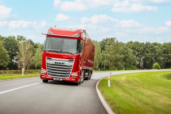 Eдин от най-новите модели на пазара, представен за пръв път пред публика през 2021 и спечелил наградата International Truck of the Year през 2022. 
Ползва двигатели PACCAR с обем 10.8 или 12.9 литра, и 12-степенна трансмисия ZF TraXon. 
