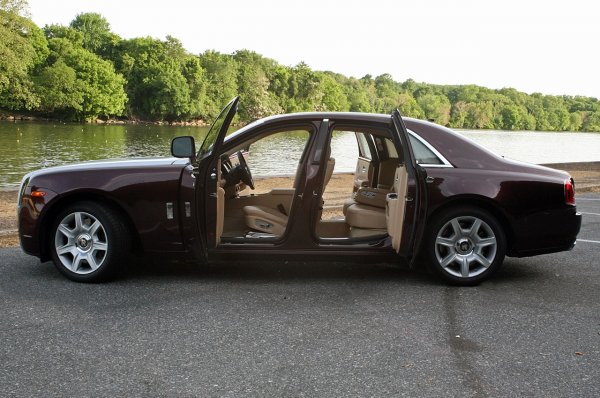 Rolls-Royce Ghost 2010
