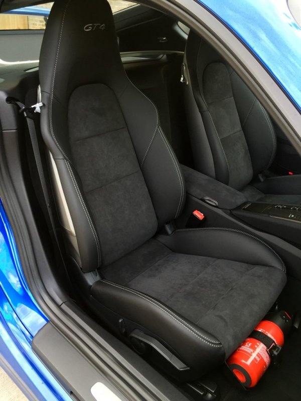 Мъж продаде своето Cayman GT4