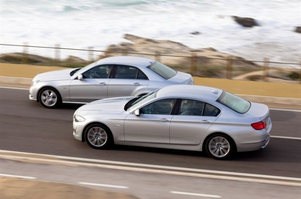 Новите BMW 5-series и Mercedes E-class
