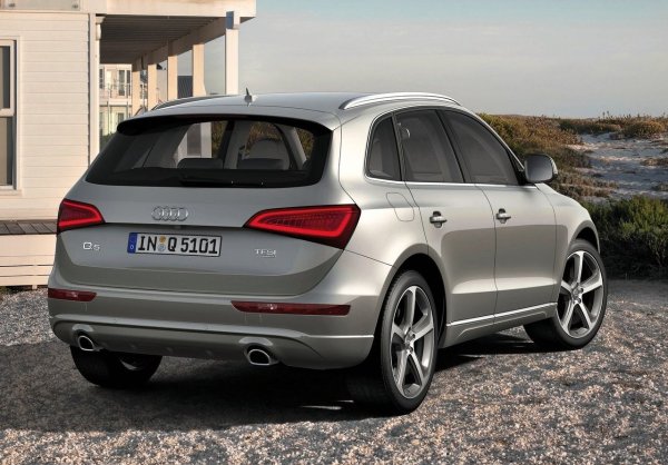 В бензиновите двигатели TFSI често се срещат повишен разход на масло и проблеми с ангренажната верига, а собствениците трябва да се подготвят за скъпи ремонти на турбокомпресора.