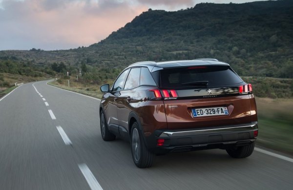 Най-често срещаните дефекти на бензиновото 3008 са бързо износване на ангренажната верига, проблеми с турбините и повреди на горивната система, която е особено чувствителна към некачествен бензин.

