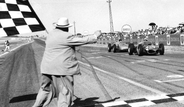 Сезон 1961 е явна битка между съотборниците във Ferrari Фил Хил и Волфганг фон Трипс. Двамата се класират на челните позиции в квалификациите, а трети стартира още един пилот на марката – Ричи Гинтер, докато Багети е едва 11-и на старта. Но в самия състезателен ден всичките заводски болиди на Ferrari претърпяват несполуки. Машината на Гинтер изпуска масло, двигателят на фон Трипс се поврежда, а Хил получава пристъп, пречещ му да се концентрира. Така, Багети, който се възползва от адекватната мощност на своето Ferrari успява да се изкачи в класирането, като изпреварва пилота на Porsche Дан Гърней.

Италианският пилот печели още едно състезание извън шампионата през 1961, а през следващата вече е официален пилот на Ferrari. За компанията Багети кара общо 6 сезона, но така и не успява да стъпи отново на подиум.