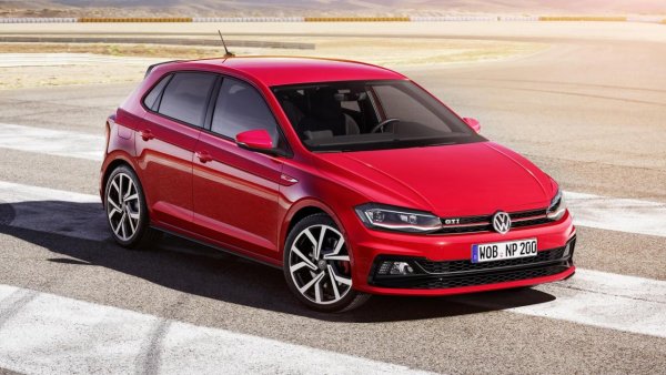 Раздялата с малкия германски хот-хеч вече е факт. Моделът, оборудван с турбомотор с 200 к.с., който позволява ускорение от 0 до 100 км/ч за 6,7 секунди, буквално изчезна от от конфигураторите на геманската марка. И сега надеждата на феновете е в Mini JCW GP и Toyota GR Yaris.  
