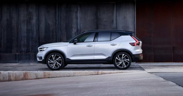 1. Volvo XC40 - 57,548: 39.0%
2. BMW X1 - 45,908: 3.2%
3. Audi Q2 - 33,467: 18.5%
4. Audi Q3 Sportback - 31,730: 24.8%
5. Mercedes GLA - 29,504: 25.7%
6. MINI Countryman - 28,110: 37.4%
7. Audi Q3 - 26,833: -3.7%
8. Alfa Romeo Tonale - 20,005: 810.1%
9. Mercedes EQA - 18,401: 75.7%
10. BMW iX1 - 16,906: 422550.0%
ОБЩО - 373,992: 32.1%
