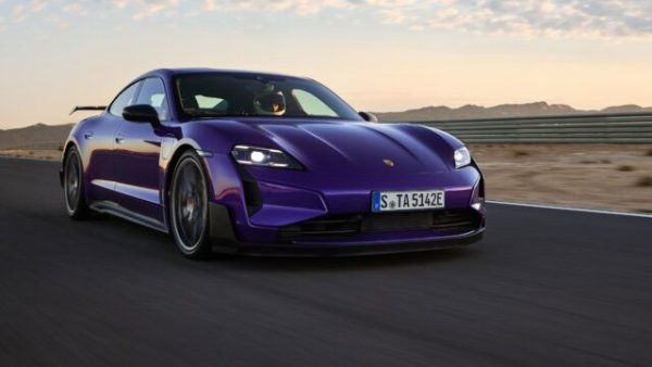 През настоящото десетилетие именно Taycan чупи всички рекорди по мощност. Нормално, флагманът развива електрическите и какви ли не технологии. През 2020 година дебютира Taycan Turbo с 952 к.с.. По-късно идат или по-скоро профучават Turbo GT и Turbo GT с пакет Weissach, които предлагат съответно 1034 и 1108 коня. И това увеличение на мощността обещава да продължи да нараства, свързано с пълна електрификация и задвижване на четирите колела.