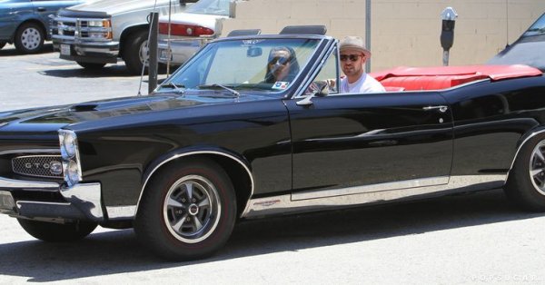 През 2012 година известният певец се снима във филма "Обратно в играта", където неговият герой кара именно Pontiac GTO от 1967 година. Докато е зад волана на автомобила, Тимбърлейк се влюбва в колата и решава, че ще притежава такъм модел.

След дълго търсене Джъстин намира стара класика, която е възстановена напълно и сега това е любимият му автомобил. Той често може да бъде забелязан в него със съпругата си Дженифър Бийл.
