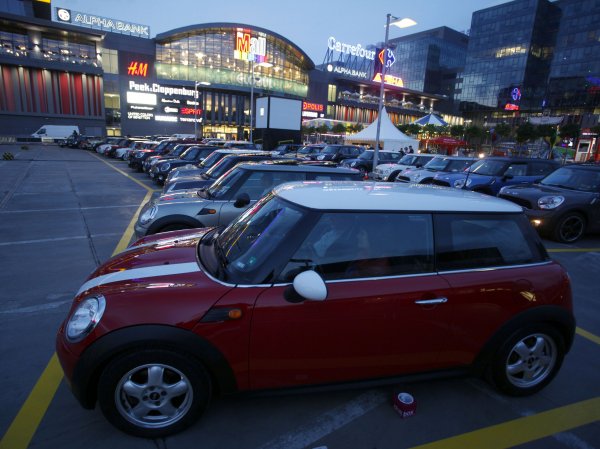 Първото в света автокино само с MINI автомобили