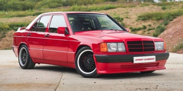 През 80-те години на 20 век, BMW M3 бил краля на спортните седани. Всъщност, той поставя на картата германските седани като спортни коли, тъй като бил пъргав и бърз. Mercedes отвръща на предизвикателството със знаменитите Evolution и Evolution II версии на 190Е.
