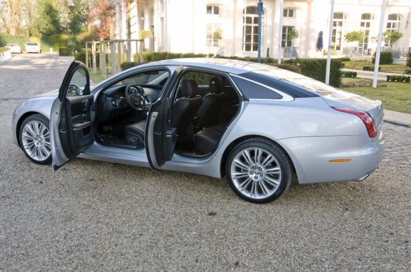 Jaguar XJ 2011