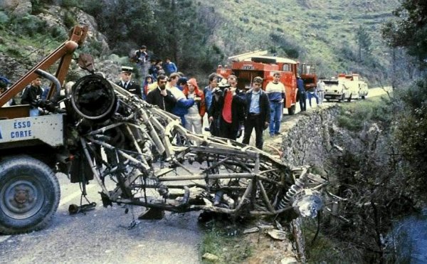 В средата на 80-те рали автомобилите са вече толкова мощни, че фаталните катастрофи стават почти ежедневие. През 1986 първо трима зрители загиват в Рали Португалия, а после и младата финландска звезда Хенри Тойвонен изгаря жив в Корсика заедно с навигатора си Серджо Кресто (на снимката са останките от автомобила им). В края на сезона Група В е забранена, но Audi дори не изчаква това, а се оттегя още след третия старт. 
