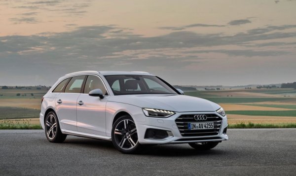 Тук са включени също S4 и RS4. Продажбите още са далеч от миналогодишните (близо 20 000 автомобила разлика), но през последните два месеца започват да наваксват. 
